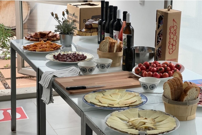 Visita Top Máxima: Visita Guiada a Bodega Mas de Rander y Viñas con Cata de Aceite y Cata de 8 Vinos (Torreblanca, Castellón)