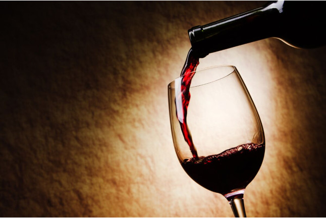 Curso Básico Experimental: Cata de 12 Vinos con Maridaje de Tapas en la Bodega de Los Reyes (Madrid)