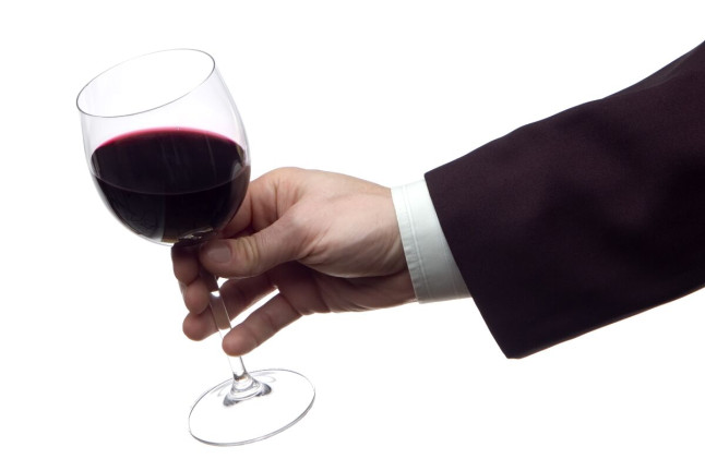 Curso Básico Experimental: Cata de 12 Vinos con Maridaje de Tapas en la Bodega de Los Reyes (Madrid)