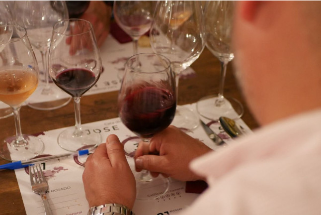 Cata de Vinos con Maridaje de Tapas para dos (Barcelona)