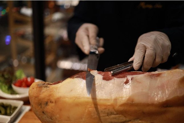 Cata de 6 Vinos Andaluces con Degustación de Jamón Ibérico (Madrid)