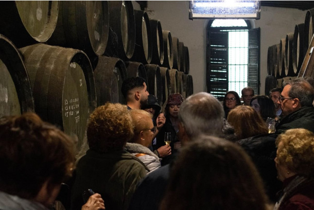 Visita a Bodegas Barón con Degustación de Vinos en Rama y Tabla de Quesos e Ibérico para dos (Sanlúcar de Barrameda, Cádiz)