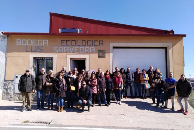 Visita a Bodega, Cata de Vinos y Aperitivo de Embutidos Ibéricos para dos (Madrid)