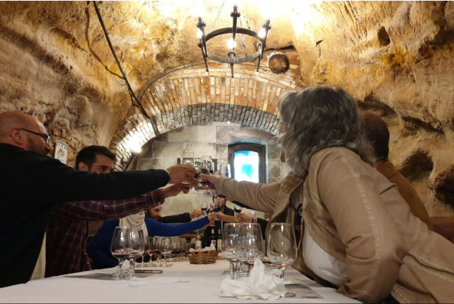 Visita Teatralizada con Cata a Bodega y Circuito Spa para dos en Hotel 4* de Aranda de Duero (Burgos)