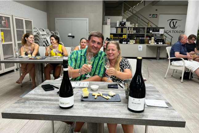 Visita a Bodega Vega Tolosa y Cata Comentada de Vinos  (Casas Ibáñez, Albacete)