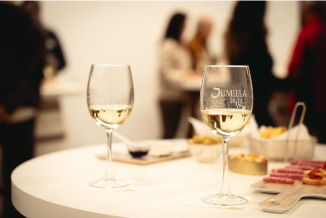 Visita al Museo del Vino con Cata y Tapas para dos en Hacienda del Carche / Casa de la Ermita (Jumilla, Murcia)