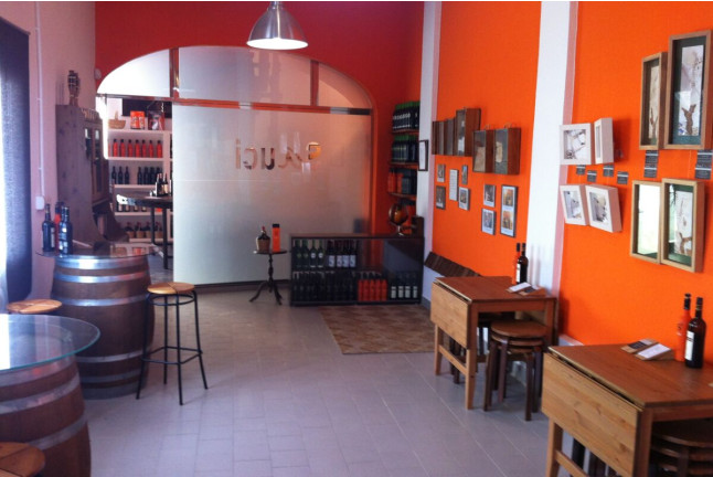 Visita y Degustación de Vino para dos en las Bodegas Sauci (Bollullos, Huelva)