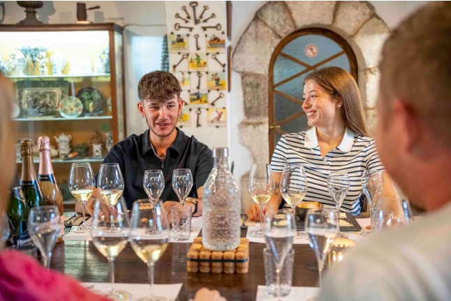 Visita a Cava Rovellats y Degustación de Cava para dos (Barcelona)
