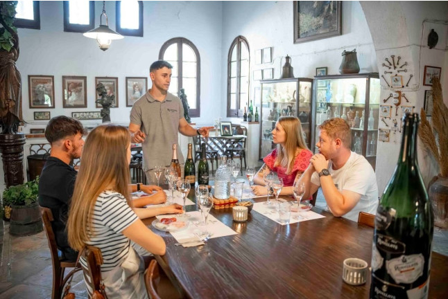 Visita a Cava Rovellats y Degustación de Cava para dos (Barcelona)