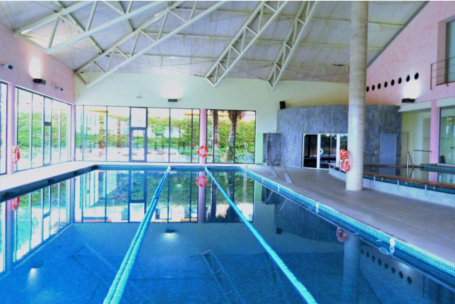 Visita Guiada a Celler Mas Llunes con Degustación de Vinos y Spa para dos (Girona)