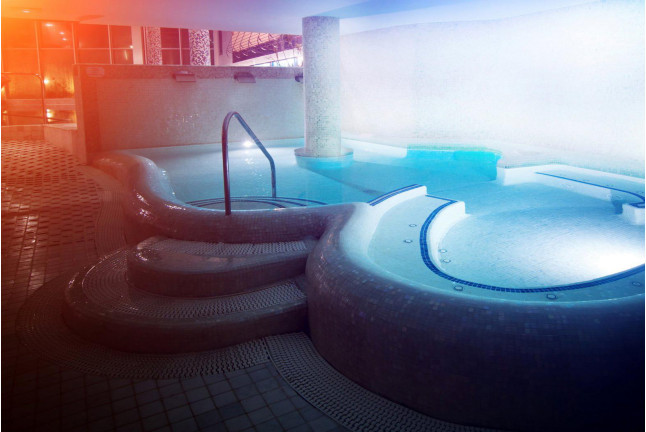 Visita al Celler Mas Foraster con Cata de Vinos y Circuito Spa para dos en SPALAS Hotel Gran Palas 5* (Tarragona)