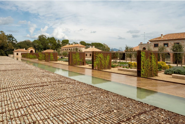 Visita Celler Perelada con Degustación de Vino (Girona)