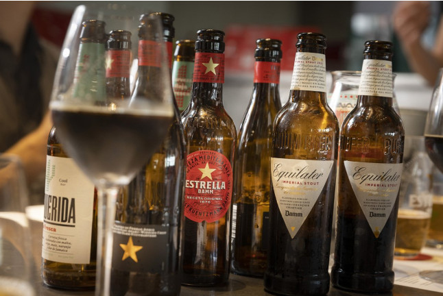 Visita Guiada a la Fábrica Estrella Damm y Degustación Especial de Cervezas (El Prat de Llobregat, Barcelona)