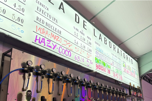 Visita Guiada con Degustación de Cervezas y Maridaje o Barra Libre de Cervezas y Maridaje de Quesos Artesanos para dos (Móstoles, Madrid)