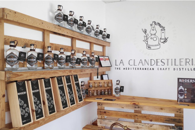 Visita Guiada a la Clandestilería con Cata de Ginebra para dos (Beniflà, Valencia)