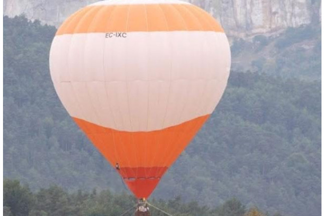 Escapada Relax con Bañera Hidromasaje en Posada Torre-Palacio de los Alvarado y Vuelo en Globo (Burgos)