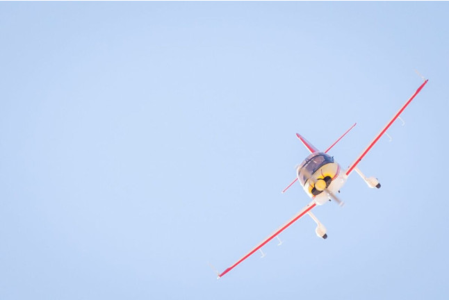Vuelo acrobático en avión de acrobacias con Vídeo (Granada)