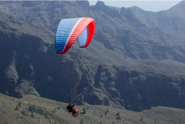 Vuelo Acrobático en Parapente (Tenerife)