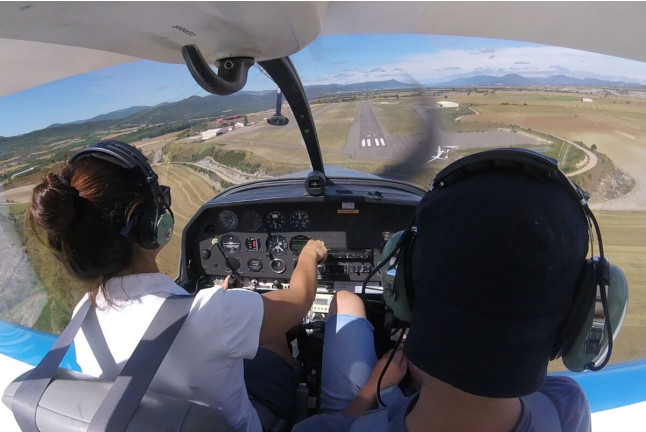Especial Parejas: Vuelo en Avioneta, 3 Rutas a Escoger (Huesca)