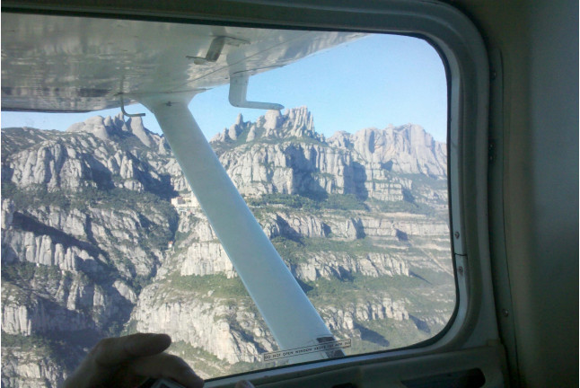 Vuelo Romántico en Avioneta para dos por Montserrat o el Maresme (Barcelona)