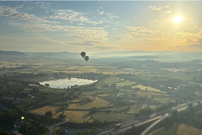 Vuelo en Globo con Cava, Aperitivo y Fotos en la Zona del Bages y Montserrat (Barcelona)