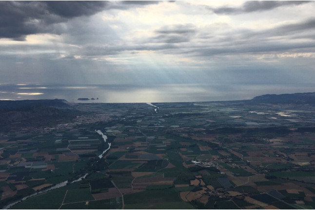 Vuelo en Globo con Cava, Zumos, Bizcocho de Almendras y Fotos (L'Empordà, Girona)
