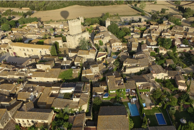 Vuelo en Globo con Cava, Zumos, Bizcocho de Almendras y Fotos (L'Empordà, Girona)