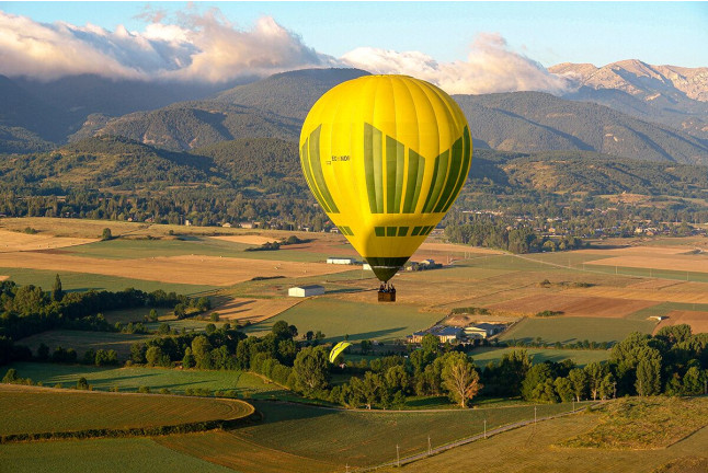 Vuelo en Globo con Almuerzo, Cava y Fotos (Barcelona / Girona)