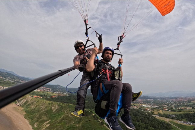 Vuelo en Parapente (Sopelana, Vizcaya)