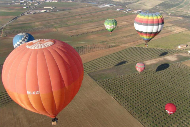 Vuelo en Globo y Escapada con Spa en Hotel Cortijo Salinas 4* (Ronda, Málaga)