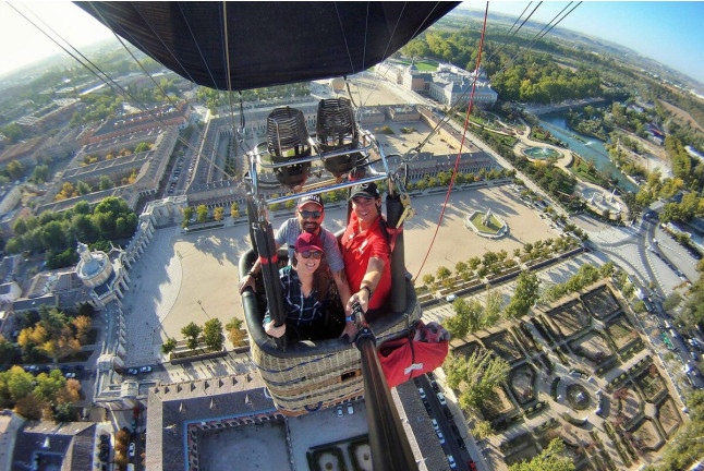 Vuelo en Globo Privado con Cava, Desayuno, Fotos y Vídeo HD para dos (Aranjuez / Toledo / Segovia)