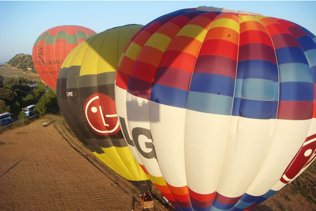 Vuelo en Globo Privado con Cava, Almuerzo, Fotos y Vídeo HD para dos (Aranjuez / Guadarrama / Toledo / Segovia)