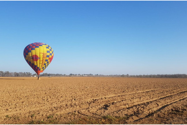 Vuelo en Globo Romántico con Comida o Cena, Fotos y Cava para dos (Badajoz)