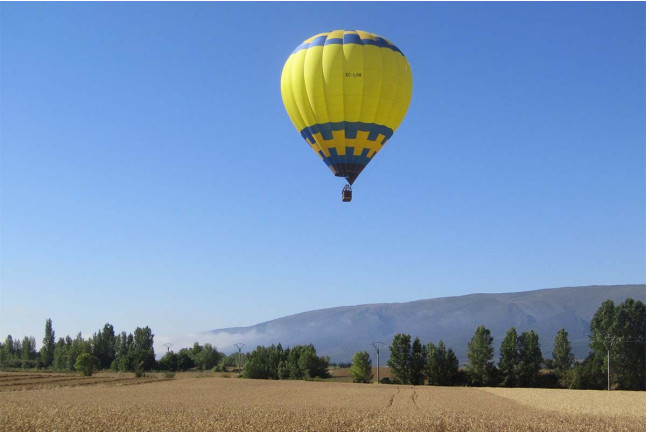Vuelo en Globo Romántico para dos con Almuerzo y Cava (Plentzia, Vizcaya)