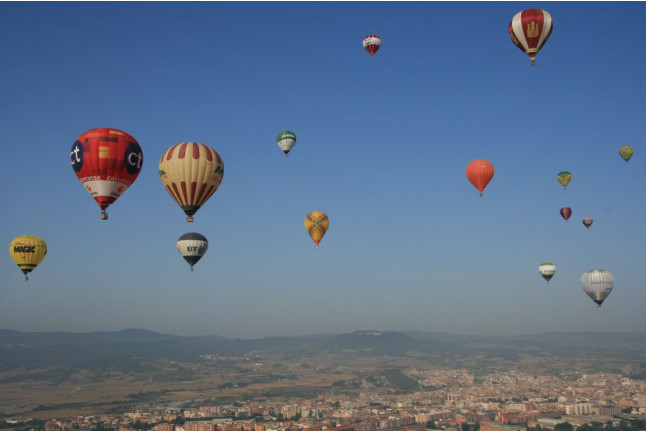 Vuelo en Globo travesía del Montsec y Mont-Rebei con Cava y Fotos (Lleida, Catalunya)