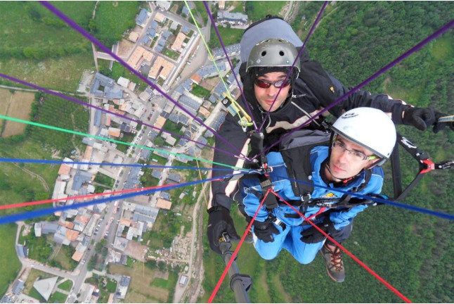 Vuelo en Parapente (Castejón de Sos, Huesca)