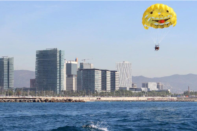 Vuelo en Parasailing en la Costa de Barcelona (Barcelona)