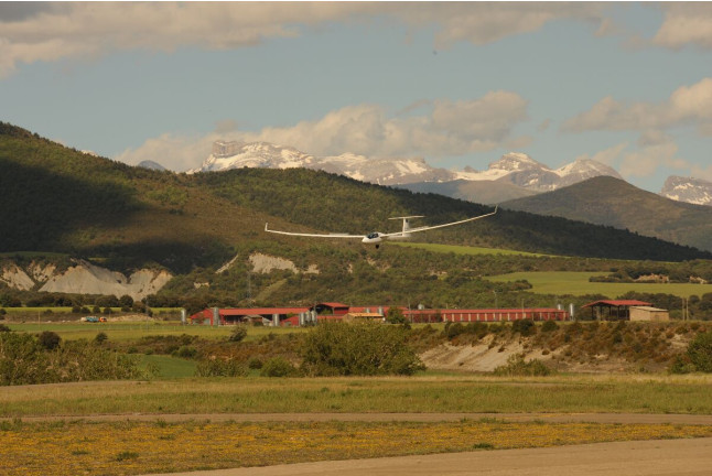 Vuelo sobre los Pirineos en Planeador Advanced Pyrénées (Santa Cilia, Huesca)