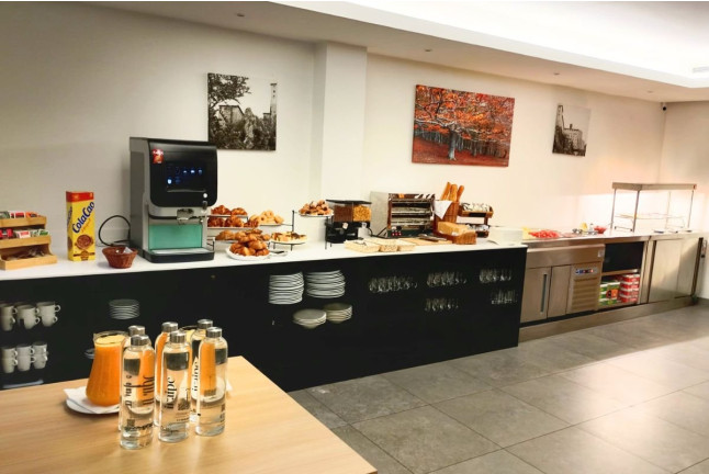 Zona Wellness y Desayuno en Hotel Iraipe Santuario De Arantzazu (Oñate, Guipúzcoa)