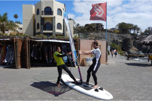 Clase de Windsurf (Tarajalillo, Gran Canaria)