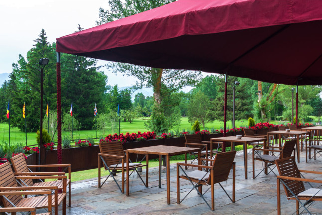 Escapada con Desayuno y Botella de Cava en Hotel Xalet del Golf 4* (Bolvir, Girona)
