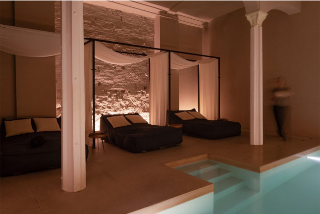 OFERTA 2x1: Circuito de Aguas, Love Massage y Copa de Cava para dos en Signature Spa del Hotel Yurbban Passage 4* (Barcelona)