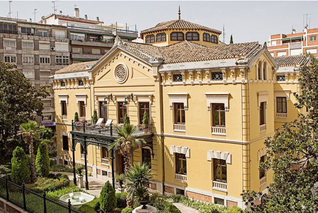 Sesión de Presoterapia Personalizada en Hospes Palacio de los Patos 5* (Granada)