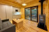Escapada de 2 Noches en una Cabaña con Jacuzzi, Desayuno y Visita a Viñedos y Bodega (A Coruña)