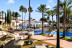 Day Pass: Acceso a Piscina, Hamaca, Crédito Gastronómico y Brocheta de frutas en Inmood San Roque 4* (San Roque, Cádiz)