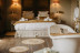 Escapada con Desayuno y Bañera en Suite Romaní en Mas el Mir (Girona)