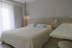 Escapada Romántica con Cena en Hotel Santa Anna 3* y Vuelo en Globo con Cava, Zumos, Bizcocho de Almendras y Fotos (Girona)