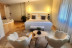 Escapada Romántica Alt Empordà: Habitación Junior Suite con Jacuzzi Privado en Hotel Boutique Comptal Empúries (Girona)
