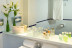 Escapada Romántica con Cava, Bombones y Rosa en Hotel Spa Cap de Creus (Port de la Selva, Girona)