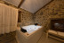 Escapada con Jacuzzi Privado y Comida o Cena en Casa das Fiadeiras o A Casa de Anxo e Samu (Muxía, A Coruña)